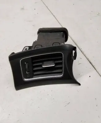 Nissan Pulsar Dash center air vent grill TG24687613Z