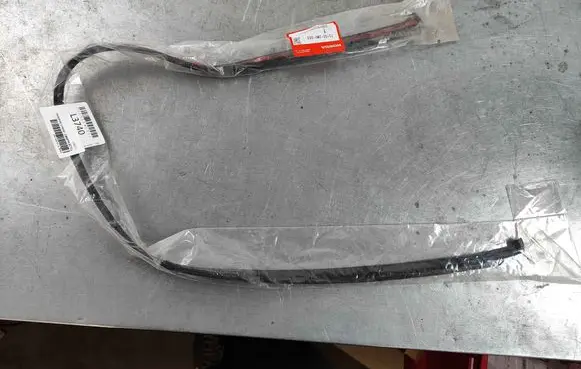 Honda City Windshield trim 731253m0003