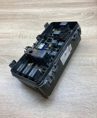 Honda Civic Fuse module G8HUA007605 1198A13C