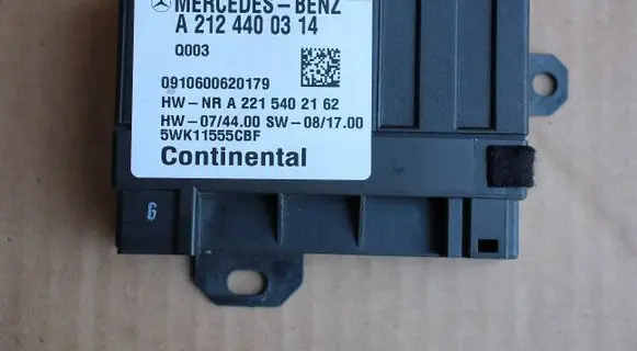 Mercedes-Benz C W204 Fuel injection pump control unit/module 2124400314