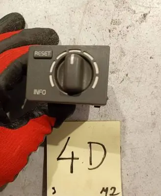 Volvo S40, V40 On-board computer control switch 30854647