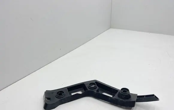Rear bumper mounting bracket