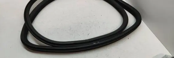 Volvo V70 Rubber seal rear door 