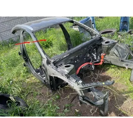 Lexus UX Front quarter panel 