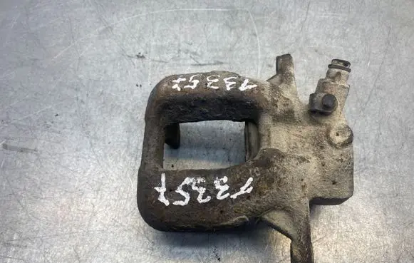 Peugeot 407 Front brake caliper 0051