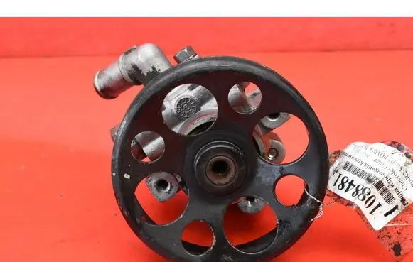 Chevrolet Cruze Power steering pump 96985600