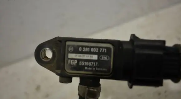 Opel Zafira B Exhaust gas pressure sensor 55198717