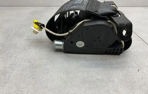 Volkswagen Touran II Front seatbelt 34153870A 1T2857705D