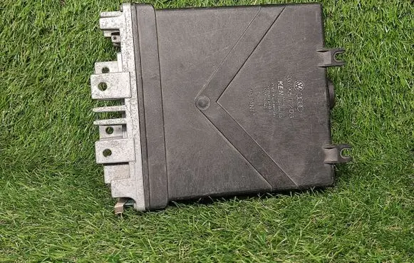 Volkswagen PASSAT B3 Engine control unit/module ECU 037906022DG