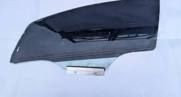 Opel Corsa D Front door window glass four-door 43R001142
