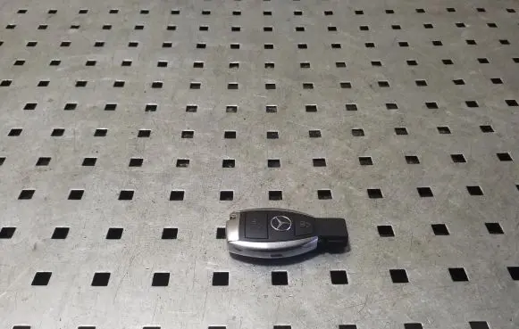 Mercedes-Benz B W246 W242 Ignition key/card 