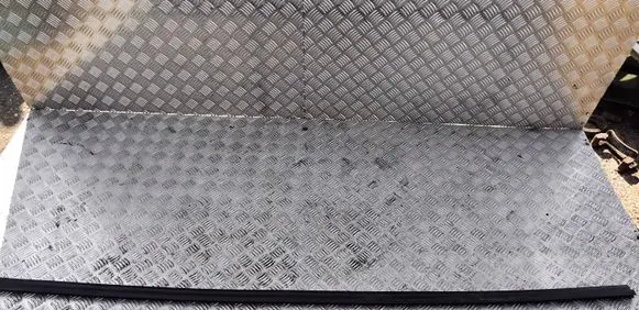 Other sill/pillar trim element