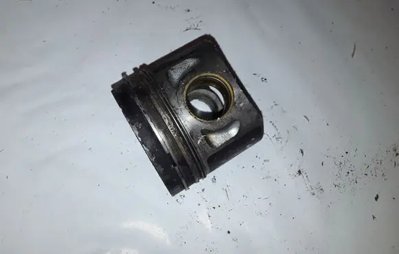 Volkswagen PASSAT B6 Piston NOCODE