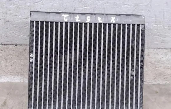Seat Ibiza V (KJ) Coolant radiator LA380001