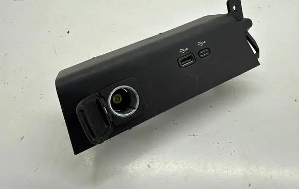 Buick Encore GX I USB socket connector 13561808 13549941 13555488