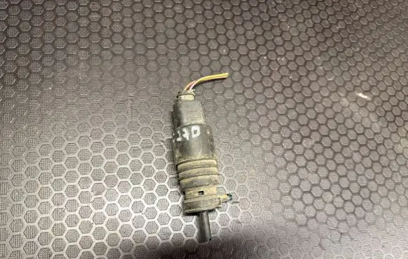Mercedes-Benz C W203 Windscreen/windshield washer pump
