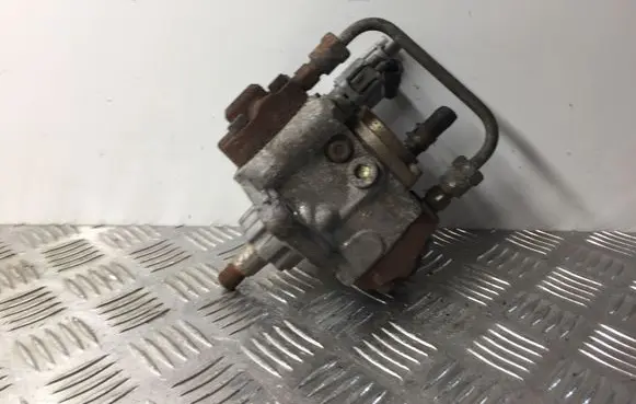 Toyota Avensis T250 Fuel injection high pressure pump 221000G010