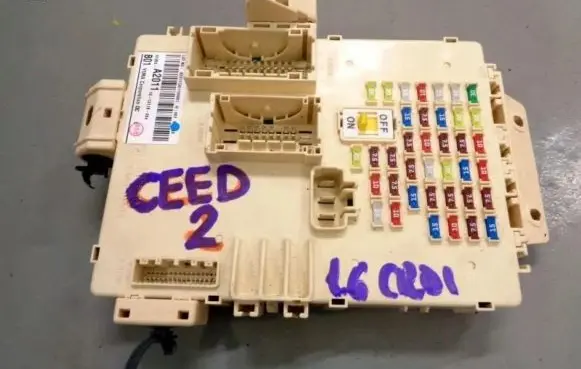 KIA Pro Cee'd II Fuse box set