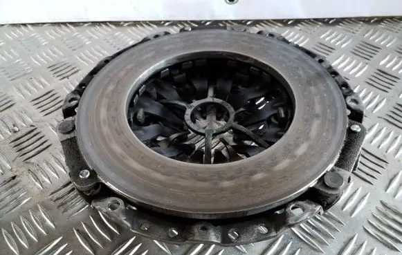Audi A6 C7 Pressure plate 124069010