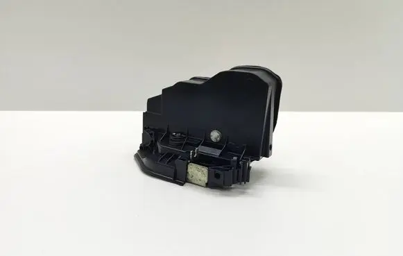 BMW 5 E60 E61 Front door lock 7202146