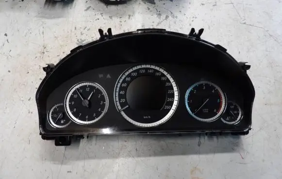 Mercedes-Benz E W212 Speedometer (instrument cluster) A2125408747 A2125400548 A2044423021