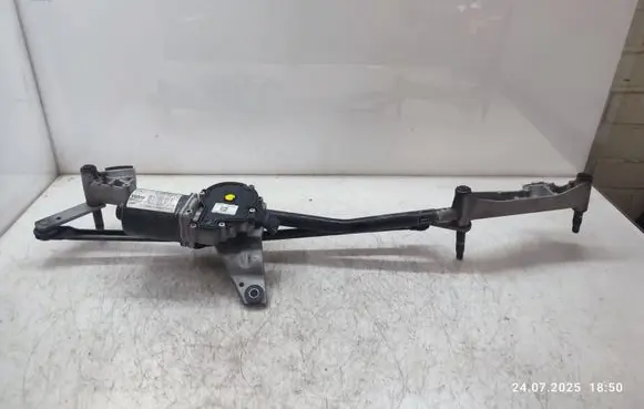 Mercedes-Benz CLA C117 X117 W117 Front wiper linkage and motor A1769061800