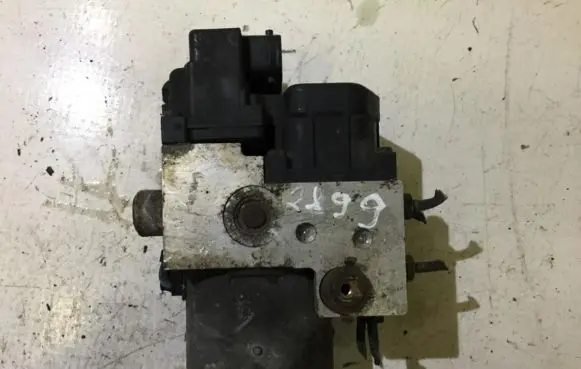 Nissan Almera N16 ABS Pump 0273004452 476605m301