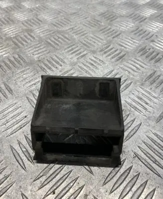 BMW X5 E70 Radiator mount bracket 7533537