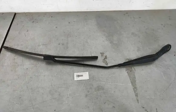 Volvo V70 Windshield/front glass wiper blade 31276003 30796036