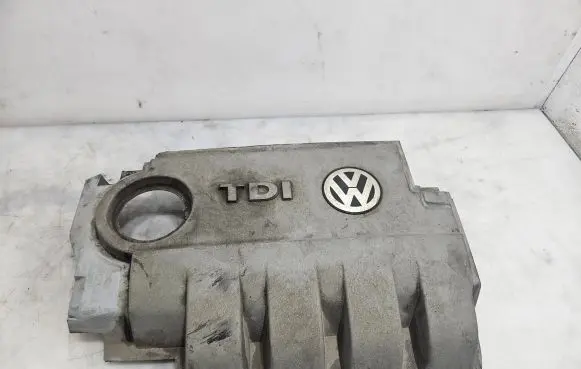 Volkswagen PASSAT B6 Engine cover (trim) 03G103967N