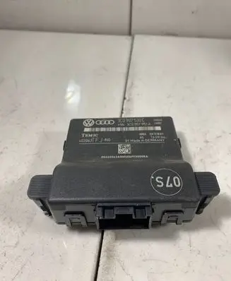Volkswagen PASSAT B6 Gateway control module 3C0907530C 3C0907951A