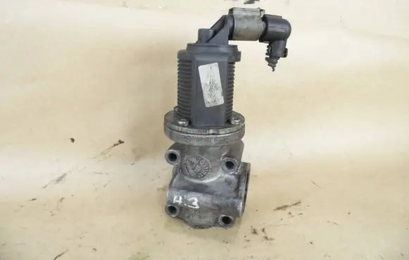 Opel Vectra C EGR valve 55215031