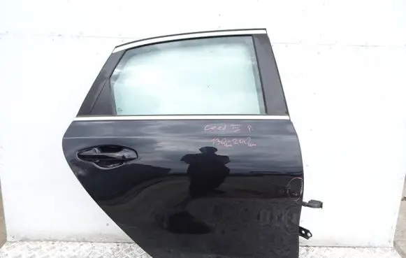KIA Ceed Rear door 