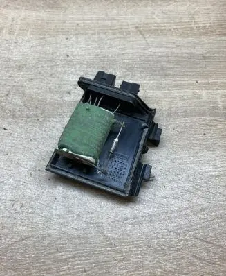 Volkswagen PASSAT B4 Heater blower motor/fan resistor 893959263 3131090041