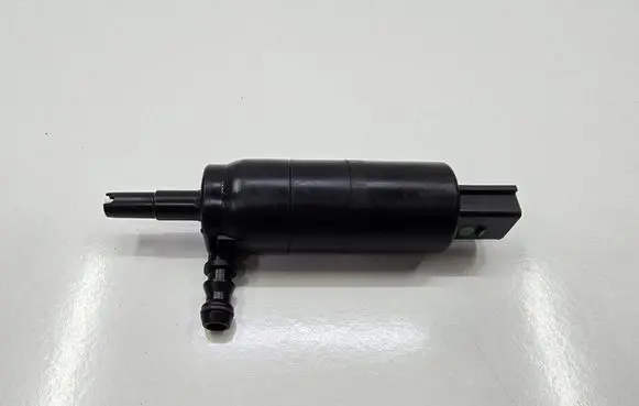 Audi Q7 4L Windscreen/windshield washer pump 3B7955681