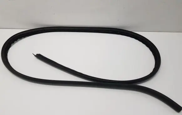 Renault Twingo III Rear door rubber seal (on body) 