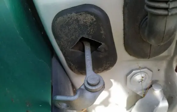 Renault Laguna I Rear door check strap stopper