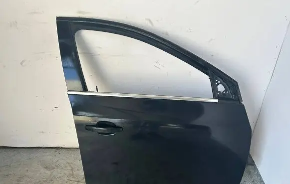 Chevrolet Cruze Front door