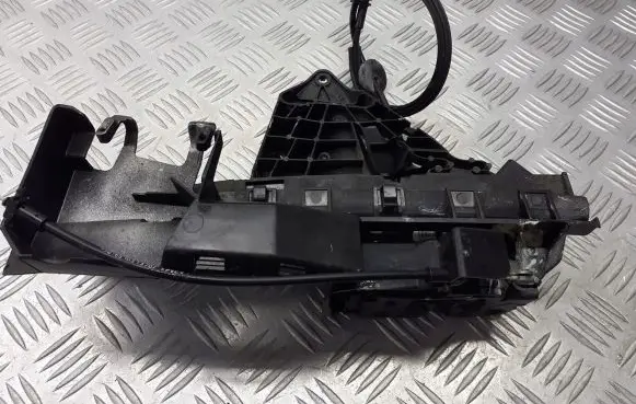 Ford Focus Front door lock 3M5AR21811AK