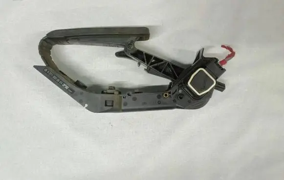 Mercedes-Benz E W211 Accelerator throttle pedal A2113000504 A2033010001 2113000004