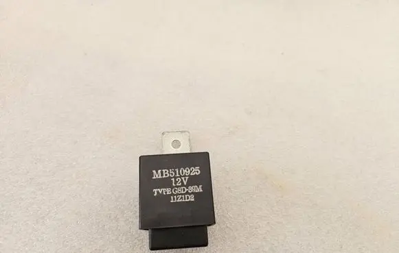 Mitsubishi Eclipse (D21A/D22A/D27A) Other relay MB510925 11Z1D2