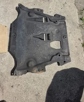 Volvo XC60 Engine splash shield/under tray AG9N6P013DA