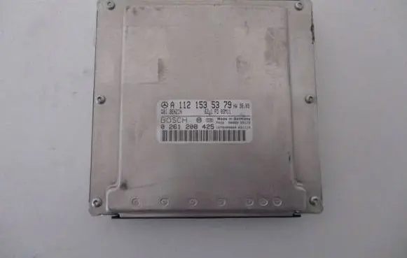 Mercedes-Benz CLS C219 Engine control unit/module A1121535379