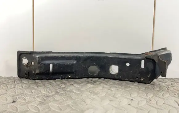 Audi A6 S6 C4 4A Fender mounting bracket 4A0821196