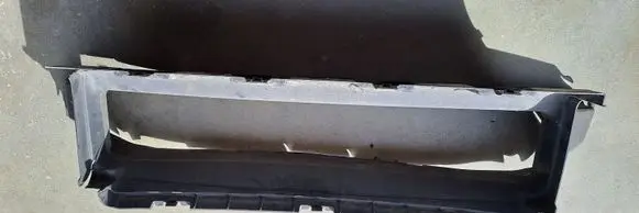 Volvo V40 Intercooler air channel guide 