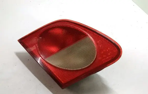 Tailgate rear/tail lights