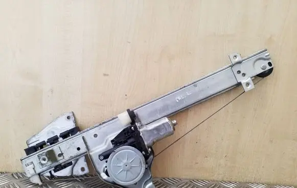 Mitsubishi Pajero Rear door window regulator with motor MR989948 0620402210