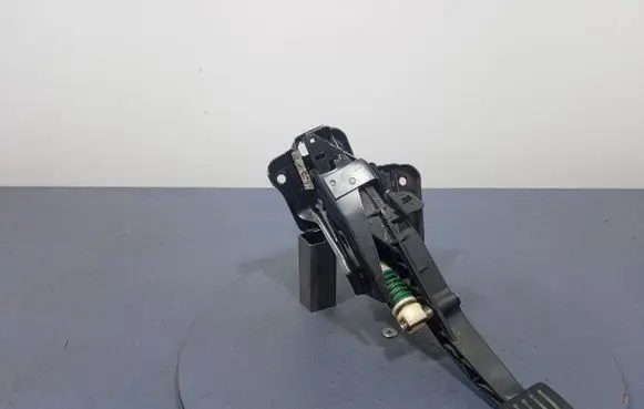 Ford S-MAX Accelerator throttle pedal 6G92-7B633-NG