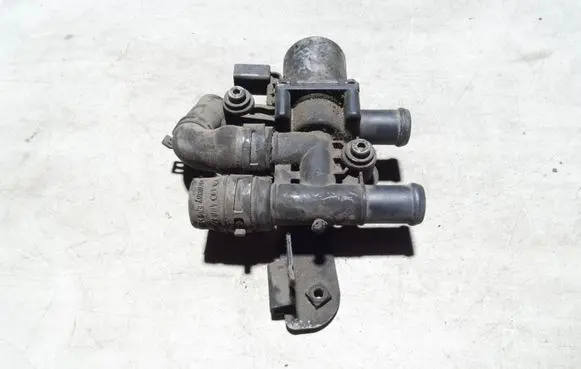 Volkswagen Phaeton Coolant heater control valve 3D0820035