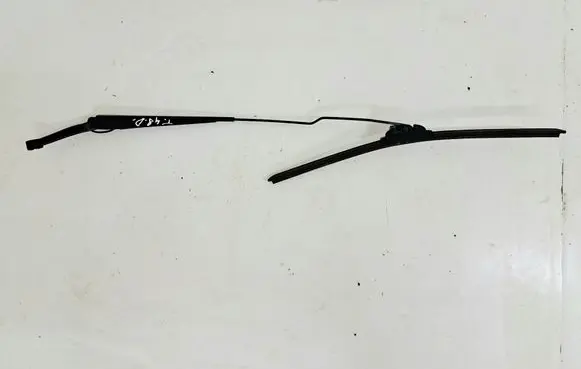 Volvo V70 Front wiper blade arm